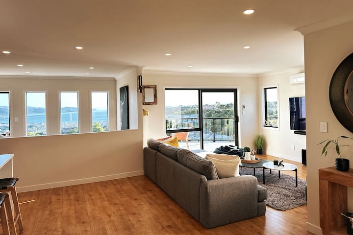 Bedroom With Scenic View - Lower Hutt