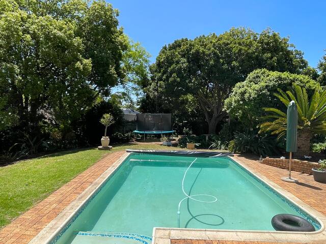 Durbanville Hills Family Home gallery image 3