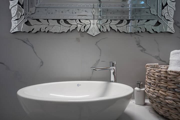 Topaz 2bd Sunset/Sea View Villa w Private HotTub gallery image 5