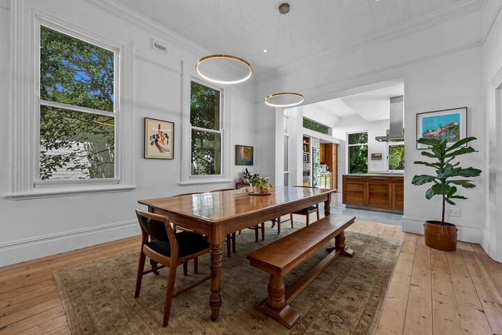 Charming, Central Townhouse by Steadfast Africa gallery image 4