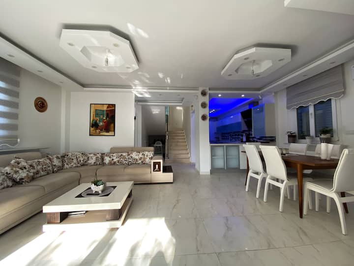 Villa Ada Dolce & Blue - 
ÖZel Havuzlu Müstakil - Kuşadası