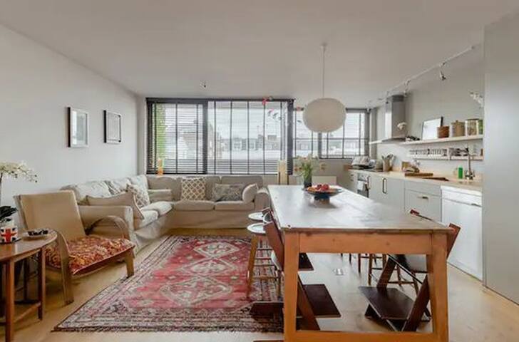 Stunning Notting Hill 3 bed home gallery image 2