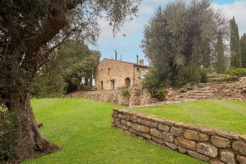 Villa with pool and park-Vacavilla Exclusive