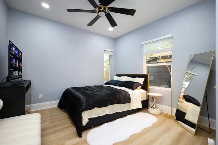 Master Bedroom !!  with it's Own master bath, 50" Smart TV, Queen bed, very elegant furniture, sofa and vanity