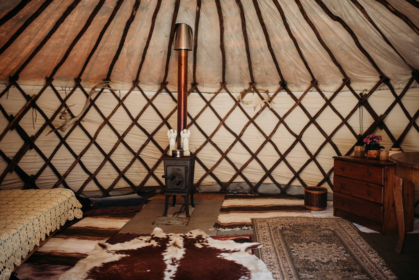 Lakeside Forest Yurt 4