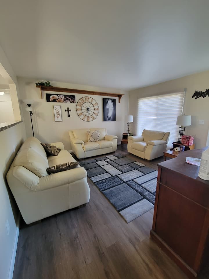 Enjoy This Cozy 3 Bedroom Brookgate Home - Flint, MI