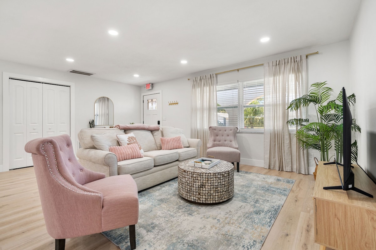 Popular Airbnb listing: Newly Updated Spacious Home - Close to Everything in St. Petersburg / Clearwater