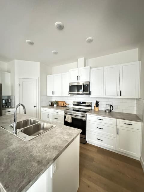 Full Home | Self Check-In | Free WIFI & Smart TV