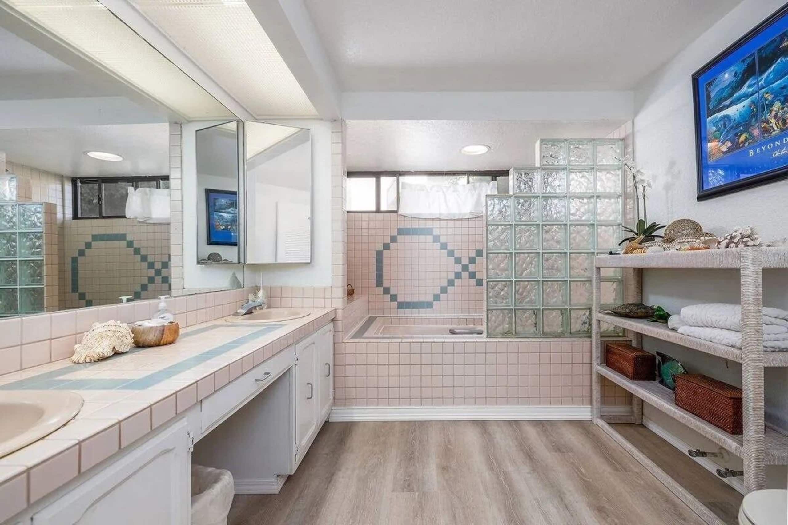 Spacious Condo w/ Ocean Views - Photo 9