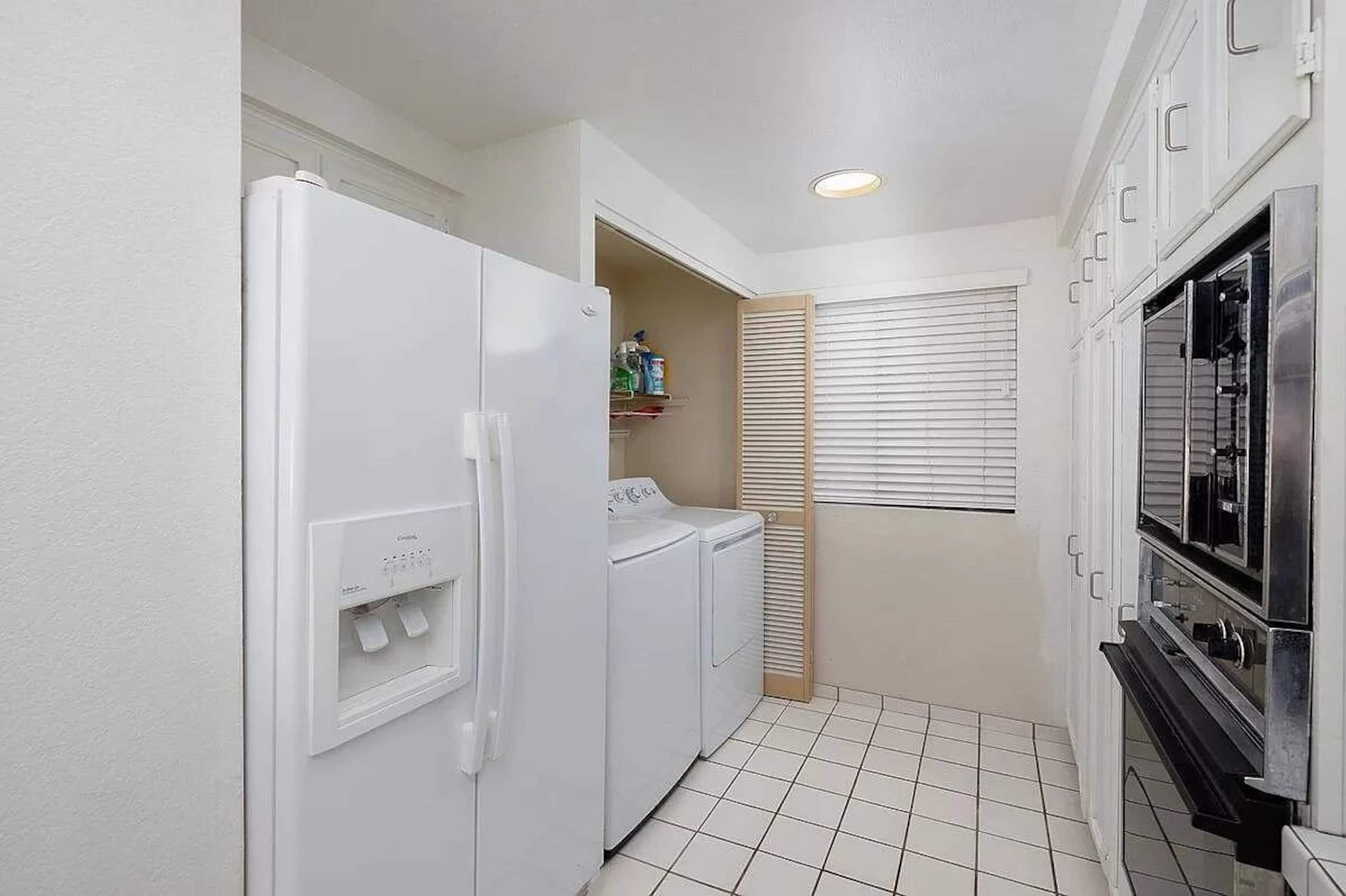 Spacious Condo w/ Ocean Views - Photo 8
