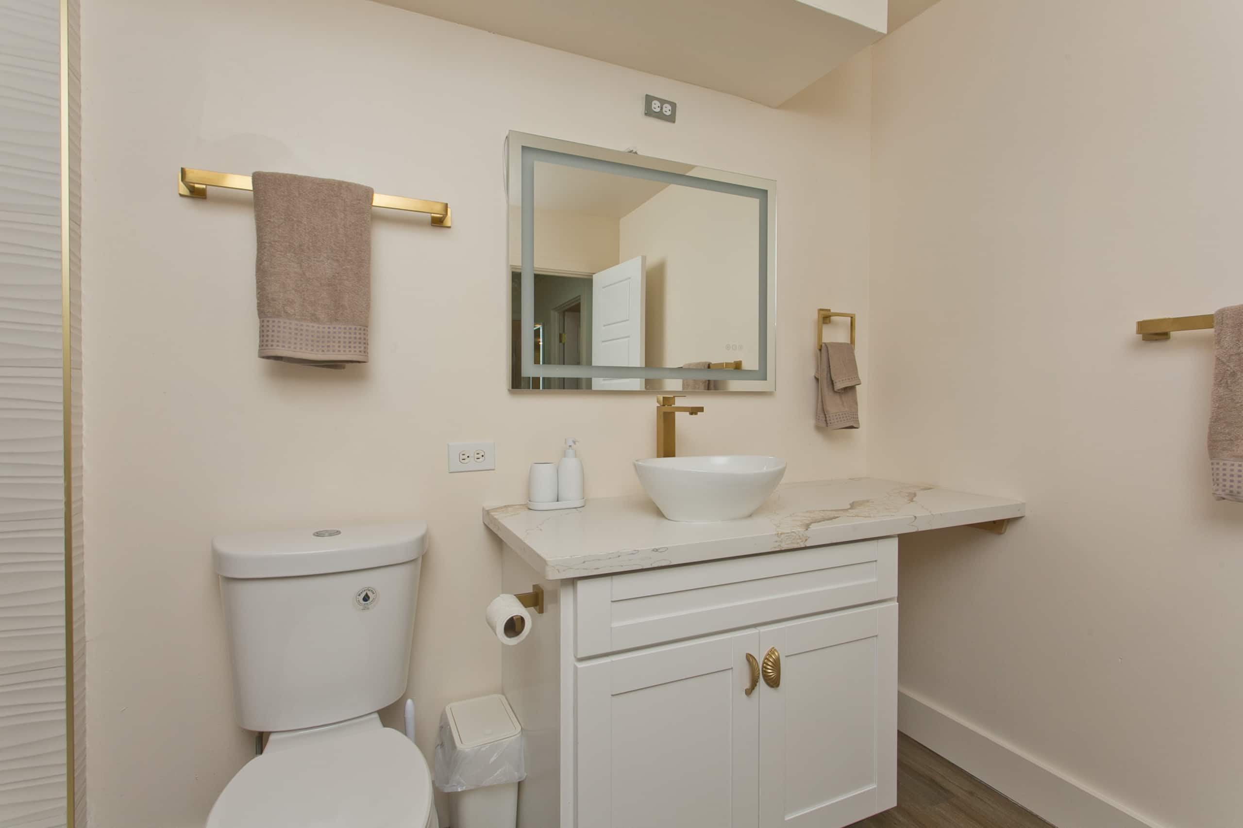 New 3 bed 2 Bath Luxury Boho Dream W Parking - Image 23