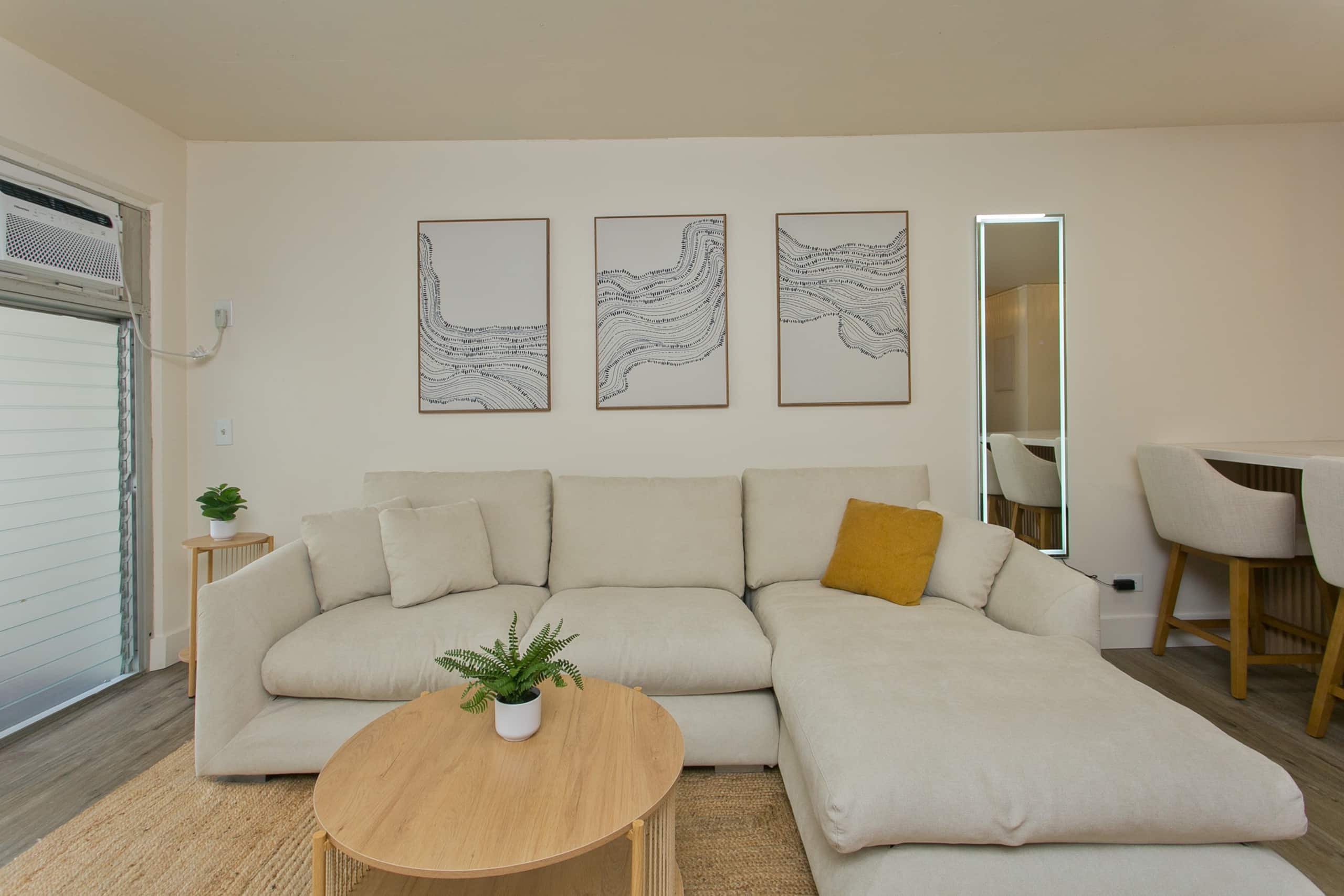 New 3 bed 2 Bath Luxury Boho Dream W Parking - Image 2
