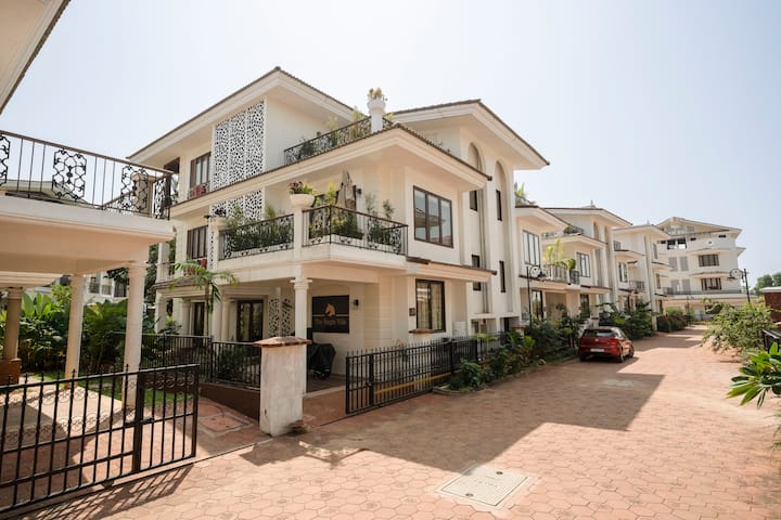 Exterior image 4