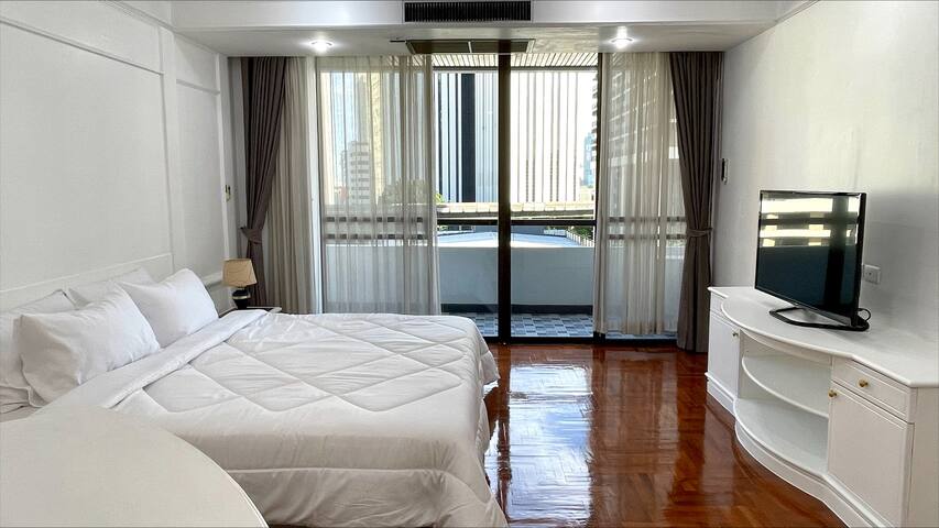 3 bedrooms apartment with 3-min walk from BTS Ari gallery image 5