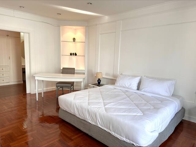 3 bedrooms apartment with 3-min walk from BTS Ari gallery image 3