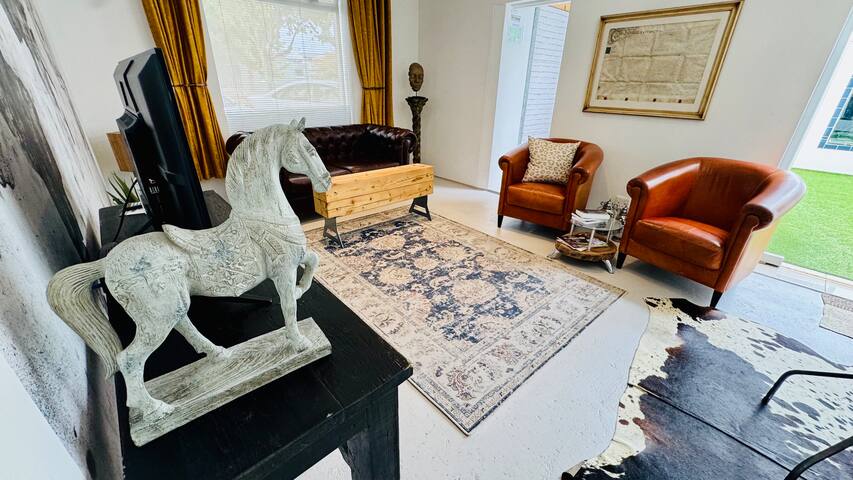 2-Bedroom Cottage with Braai, Fireplace near Beach gallery image 2