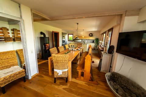 Country house, up to 10 people, sauna, fireplace, garden