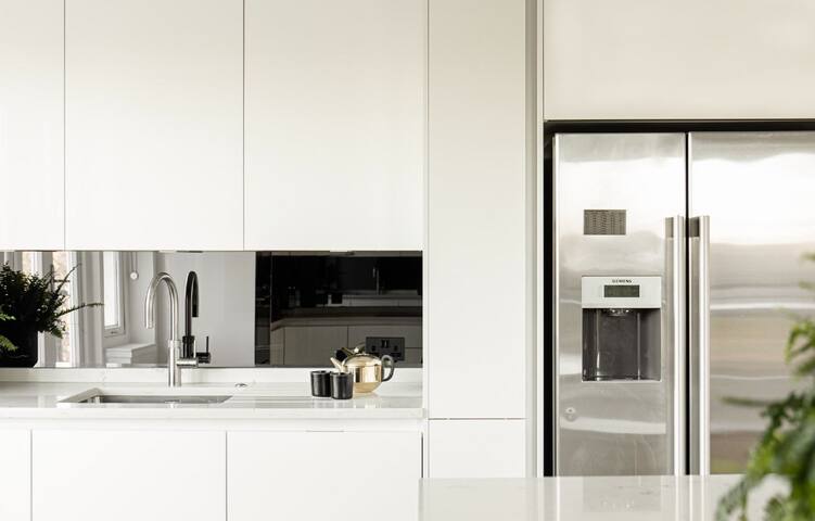 Four-bedroom Luxury Penthouse gallery image 4