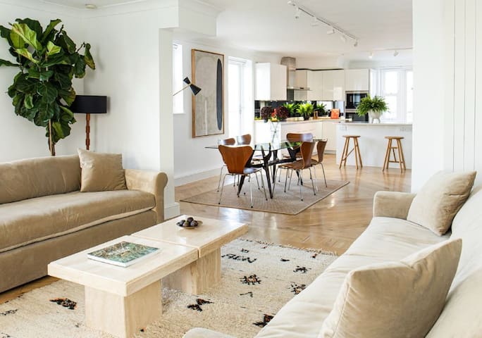 Four-bedroom Luxury Penthouse