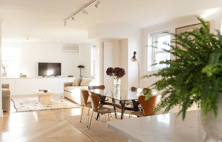 Four-bedroom Luxury Penthouse gallery image 2