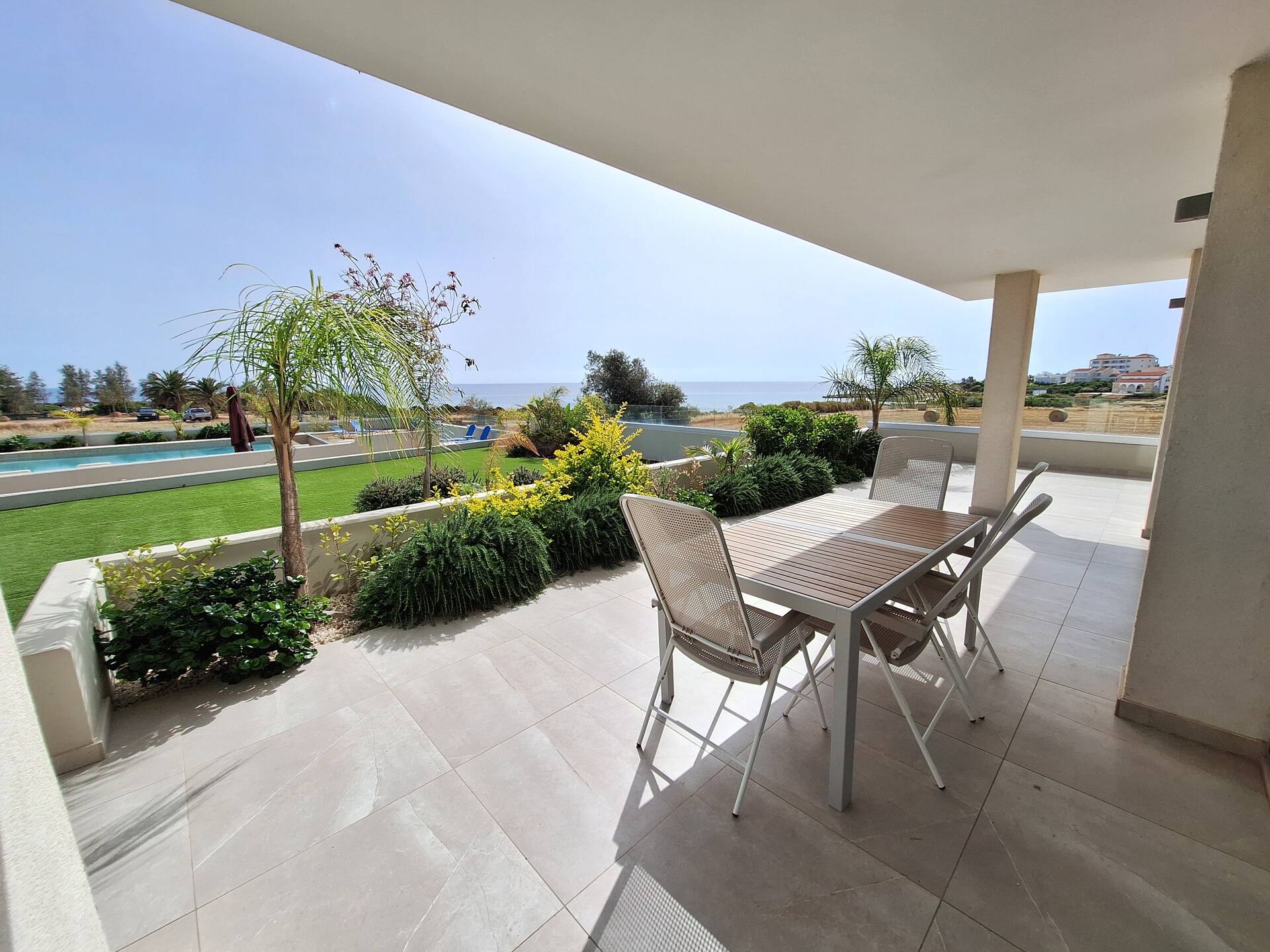 3Bedroom Apartment Ground Floor on Green Bay Beach