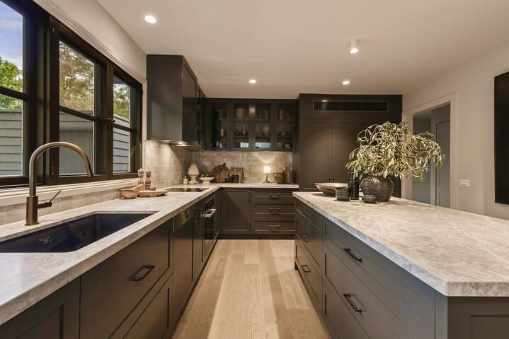 Stonewood House Red Hill gallery image 3