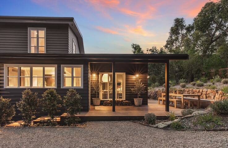 Stonewood House Red Hill gallery image 2