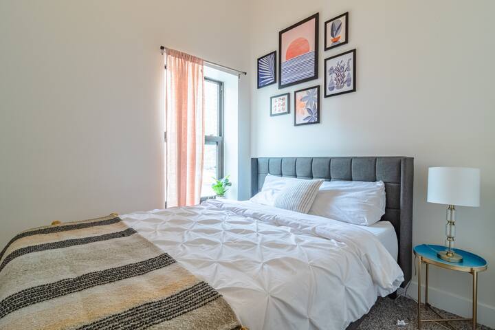 McCormick Place 3BR 420-Friendly/Sleeps 8/Parking gallery image 2