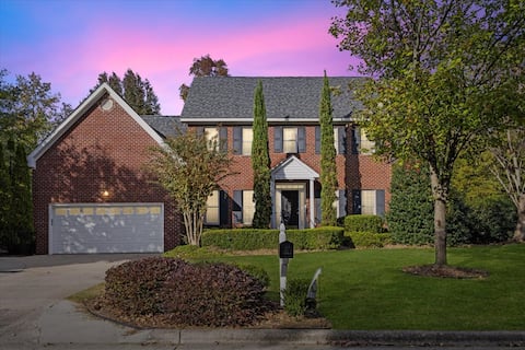 Pirate Paradise: Up to 14 Guests-7 Min to ECU