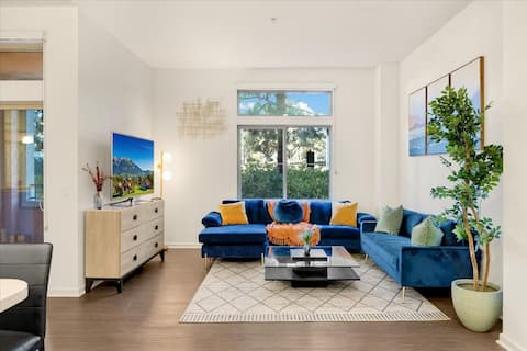 Sleek Irvine Walkable to Spectrum 2Bd/2Ba