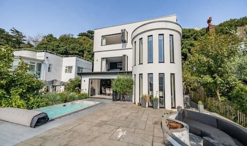 Hayes Retreats sea views, inc House & Cabin & spa