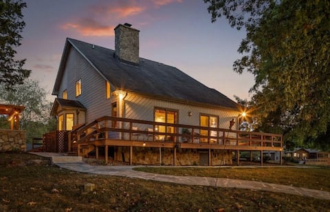 Hiwassee River Home - Kayaks/ Game room!