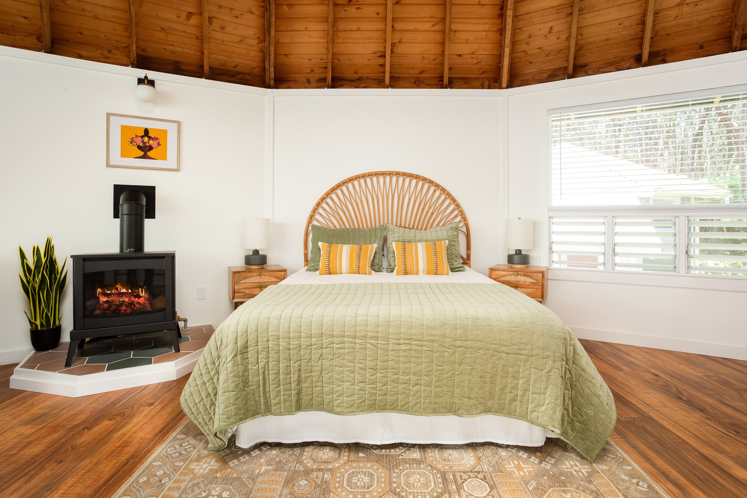 Home in Volcano · ★4.97 · 1 bedroom · 2 beds · 1 private bath - Image 11
