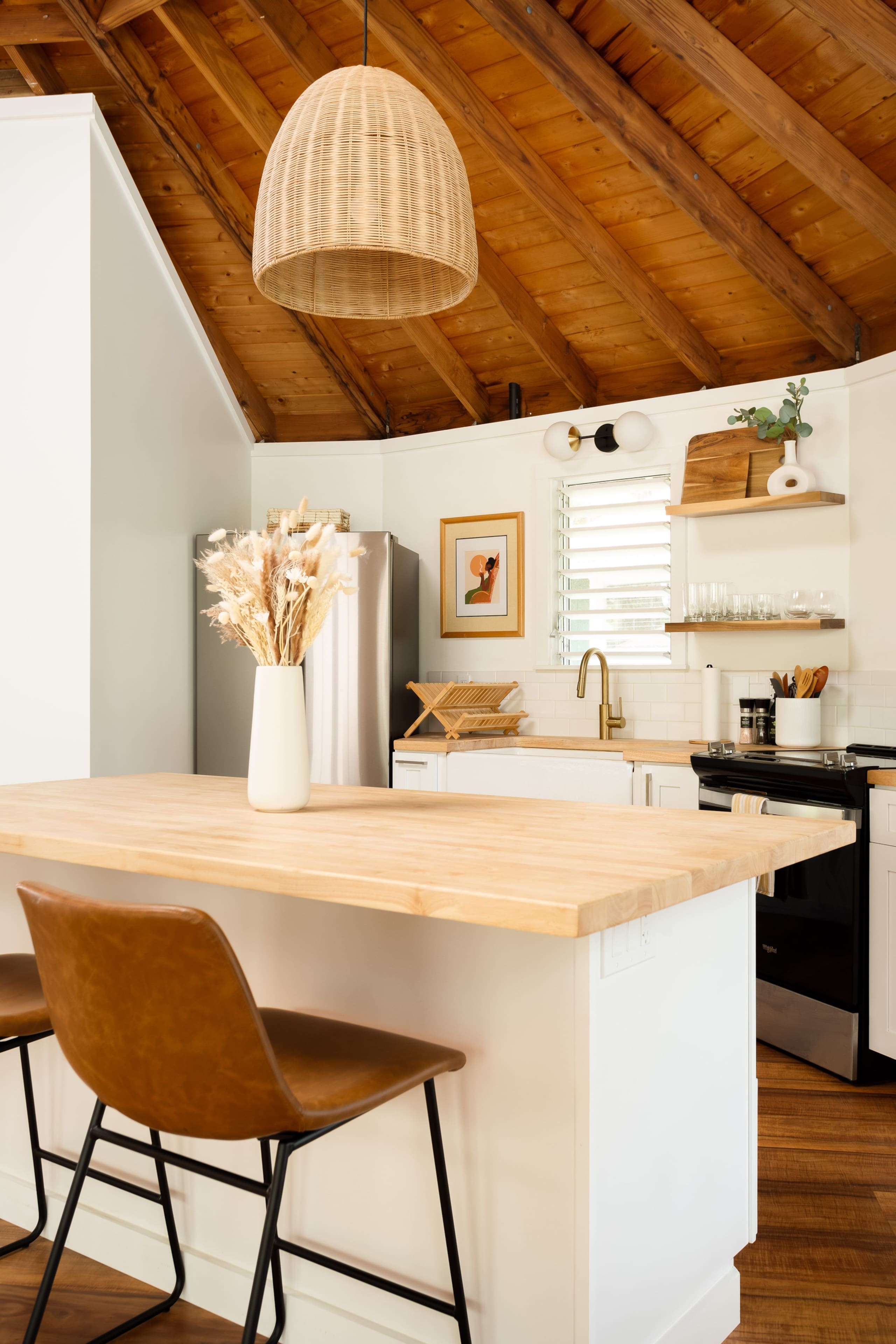 Home in Volcano · ★4.97 · 1 bedroom · 2 beds · 1 private bath - Image 7