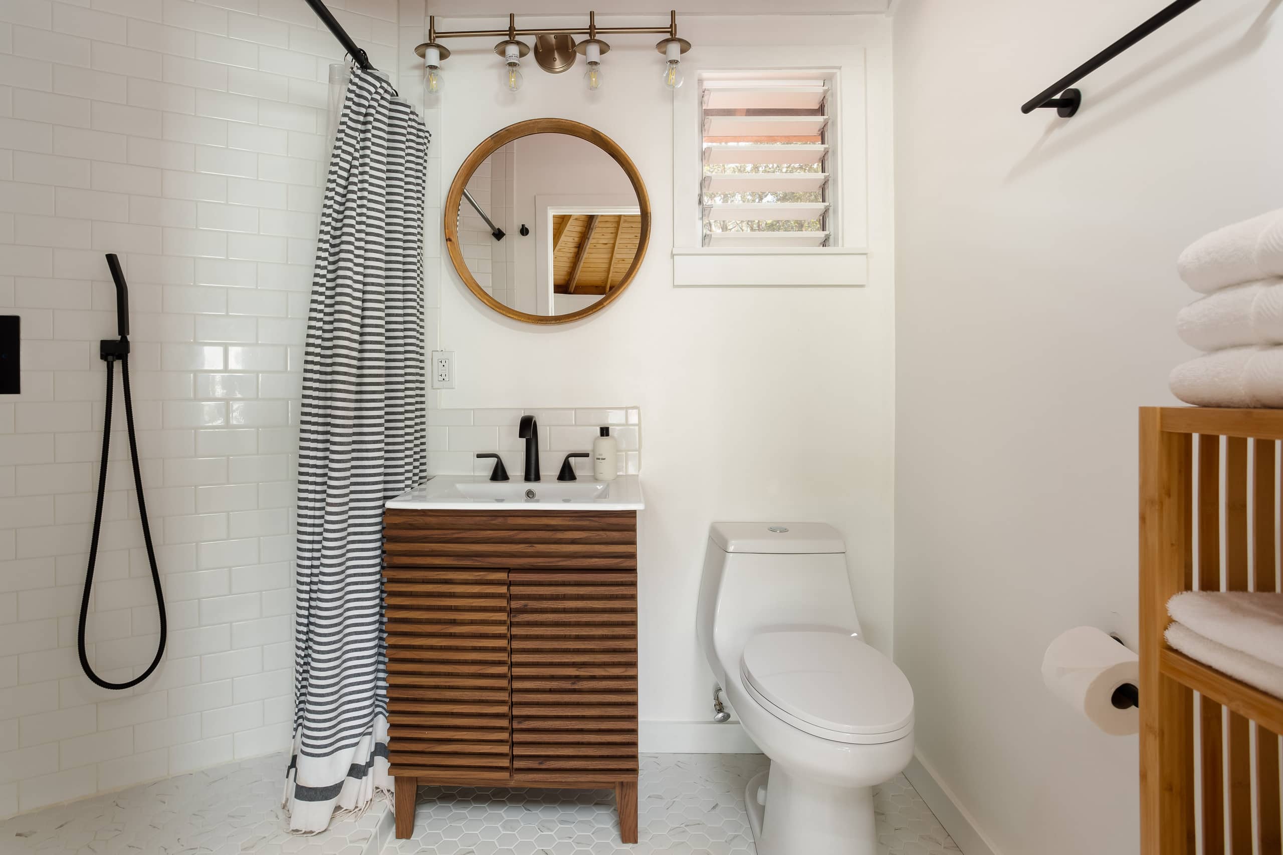 Home in Volcano · ★4.97 · 1 bedroom · 2 beds · 1 private bath - Image 14