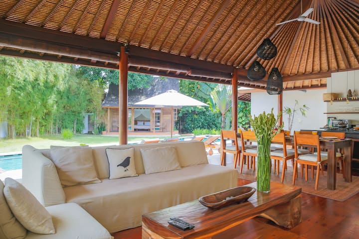 Villa Charlie - イラク