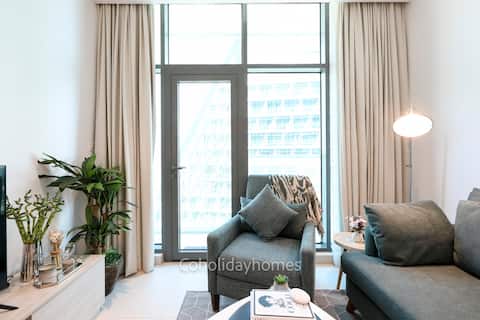 Popular Airbnb listing: Palm Jumeirah 1BR | Rooftop Infinity pool & Beach in Palm Jumeirah