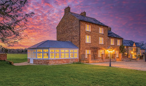 Hardwick Lodge