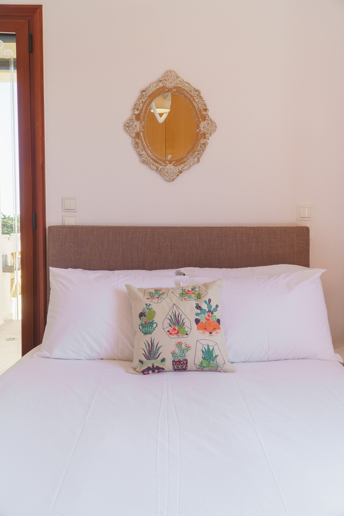 Dvojlôžková spálňa na prvom poschodí.