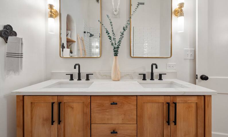 Austin Retreat Near Downtown gallery image 5