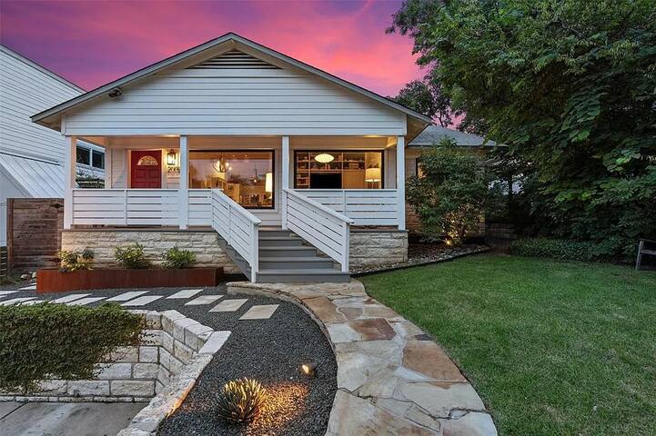 Austin Retreat Near Downtown
