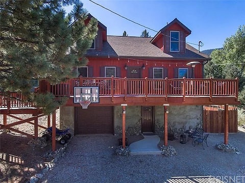 Mountain Escape – Your Year-Round Retreat!