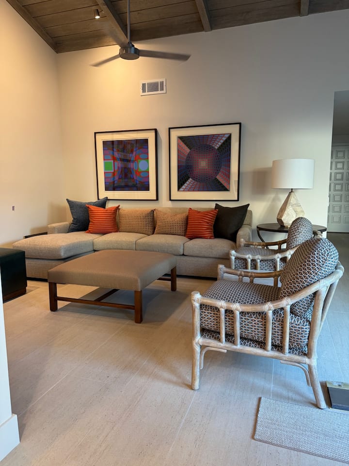 An Elegant Retreat In Paradise - Palm Springs