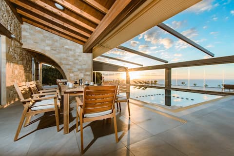 Villa Kalithea with in door pool