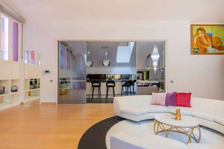 Milan Luxury Home with Private Pool & Spa gallery image 4