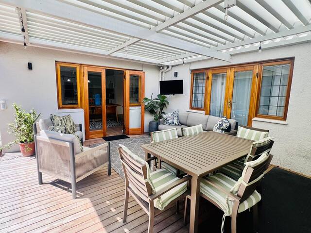 Spacious House with Pool gallery image 5