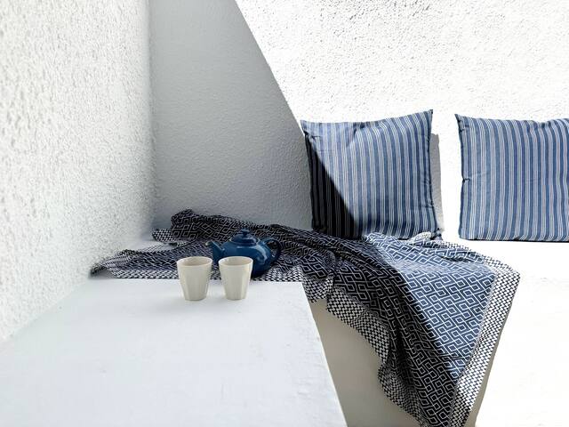 Summer cottage in the city gallery image 3