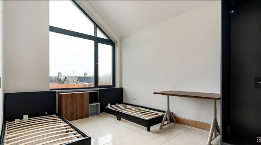 Stylish detached house gallery image 4