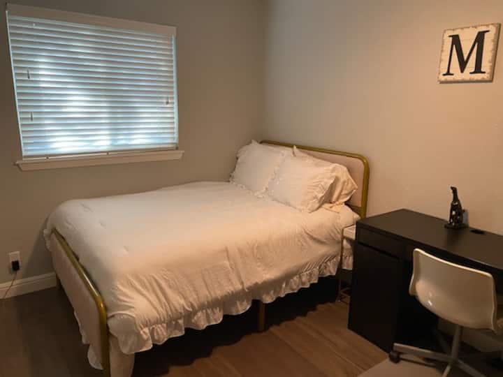 Dormitorio de tamaño completo #1 - Capacidad para 2 personas