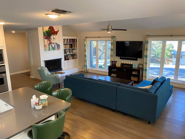 Walk to ACL-BartonSprings-Zilker-Downtown! gallery image 5